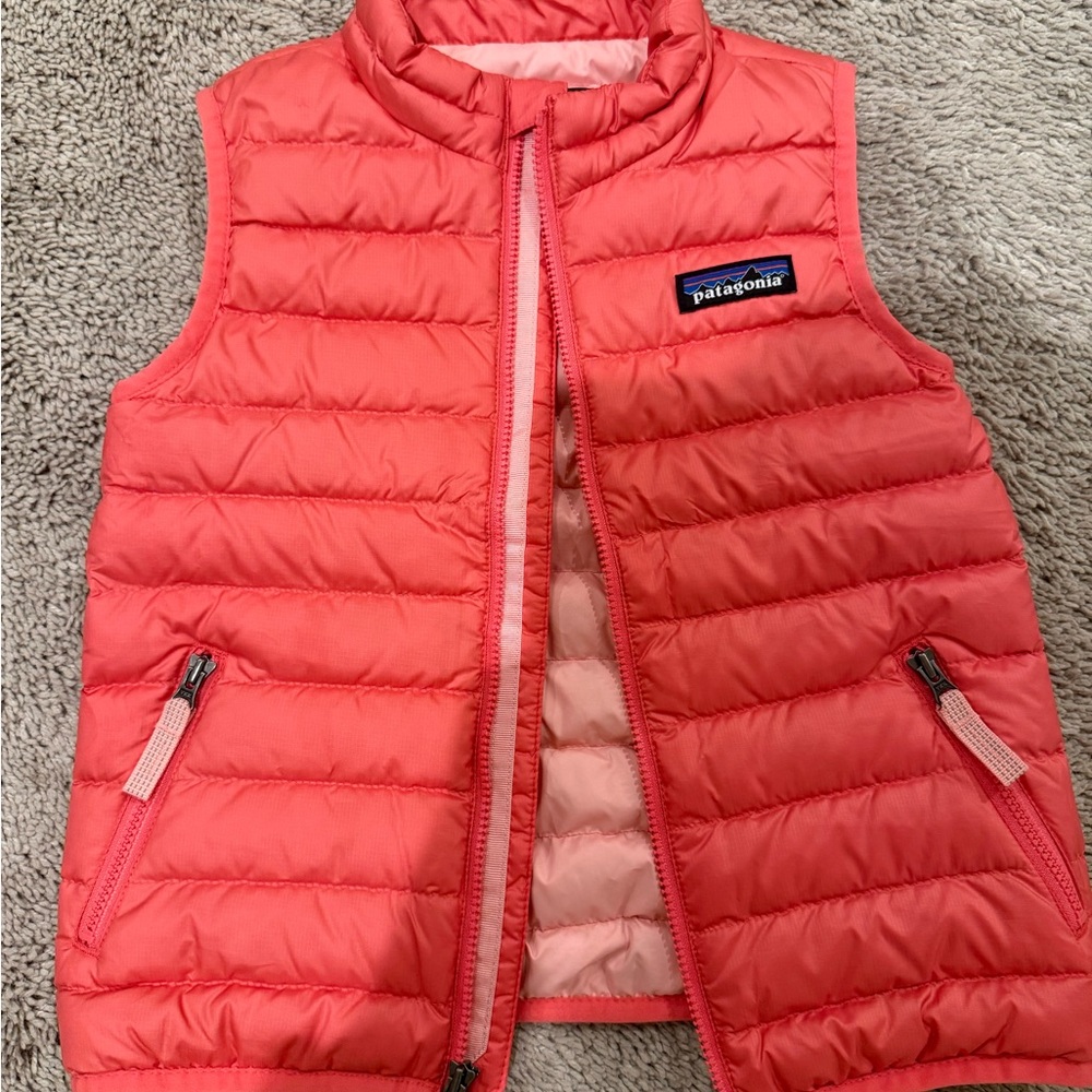 Patagonia Kids Vest in Coral Pink